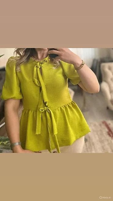 Женская одежда: Yenidir.Hec geyinilmeyib.35Azn alınıb, 10Azn satılır.M və L ölçü — 1