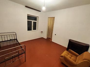 Həyət evi alıram: Bina sovxozda kirayə üçün 1 otaqlı həyət evi. Plan və təchizat: - — 2