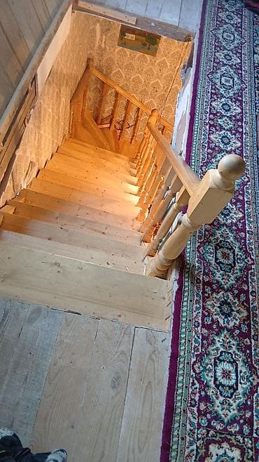 satiq evler: Satılır: iki mərtəbəli həyət evi - Ümumi plan: 2 mərtəbə, fasadda — 10