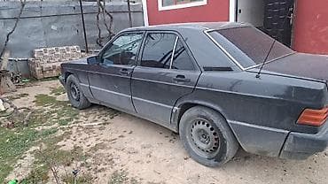 mersedes 213: Mercedes-Benz 190 (W201): 2 l | 1992 il Sedan — 4