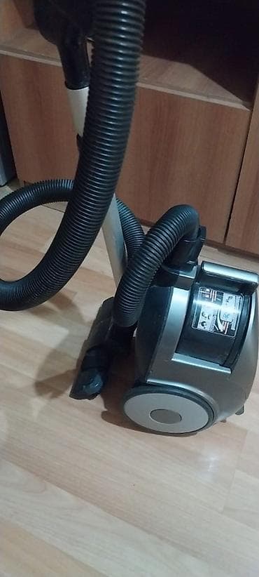 Samsung tozsoran – 1800W gücündə, siklon tipli (kisəsiz) sistem. - Güc — 5