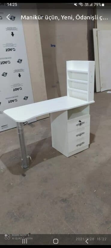 Yeni, Manikür üçün masa, Güzgüsüz