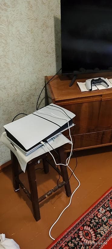 PS5 (Sony PlayStation 5): Sony PlayStation 5 (PS5) + 2 ədəd DualSense Komplekt: - PS5 oyun — 1