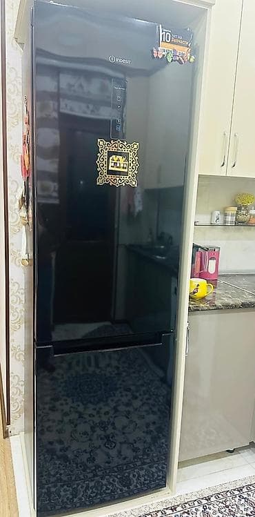 brita su filteri: 2 qapılı Indesit Soyuducu Satılır, rəng - Qara — 2