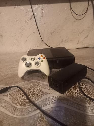 Xbox 360 Slim oyun konsolu Komplekt: - Xbox 360 Slim konsolu (qara — 2