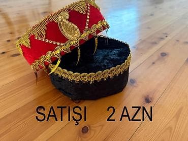 qizil tesbeh: Qız üçün milli üslubda baş bəzəyi (taç). - Material: qırmızı məxmər — 1