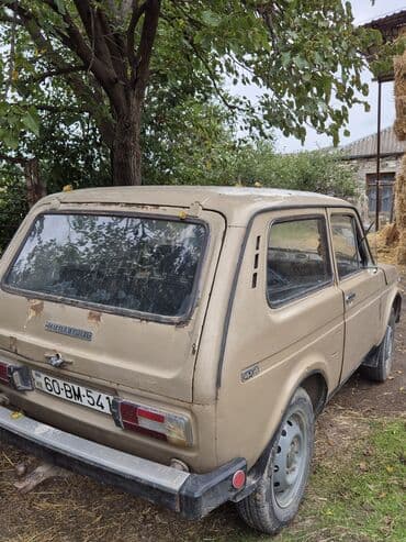 dən dən pribor: VAZ (LADA) 4x4 Niva: 1.6 l | Ofrouder/SUV — 3