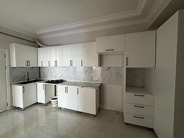 kunc dolablar: Mətbəx üçün quraşdırılmış komplekt təqdim olunur. Şəkillərdə ağ rəngli — 2