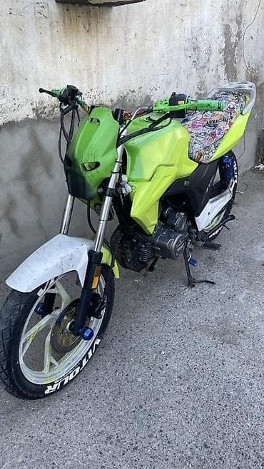 arxa panel: Motosiklet – S150 sinfi, tək silindrli benzin mühərriki. - Rəng — 7