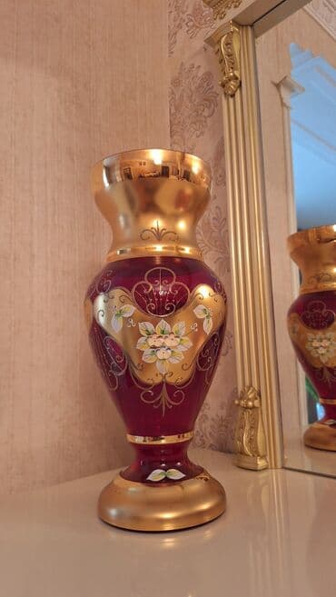 Bir vaza, Bogem şüşəsi lalafo.az -da Bir vaza, Bogem şüşəsi