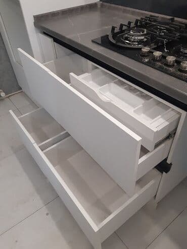 Табуретки на заказ: Кухонный гарнитур на заказ, Самозакрывающие петли, Ламинат гладкий, Есть кредит, Бесплатная доставка — 3