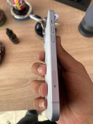 iphone ikinci əl: IPhone 15, 128 GB, Ağ, Simsiz şarj, Face ID — 7