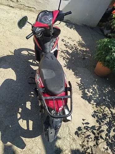 disk r16 type 0 per page 40: Model: Moped tipli motosiklet (underbone), qırmızı-qara rəng Mühərrik — 9