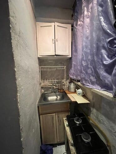 naximov kucesi: İcərişəhər metrosunan 300 m. məsafədə, Abdulla Şaiq 5 kücəsində — 8