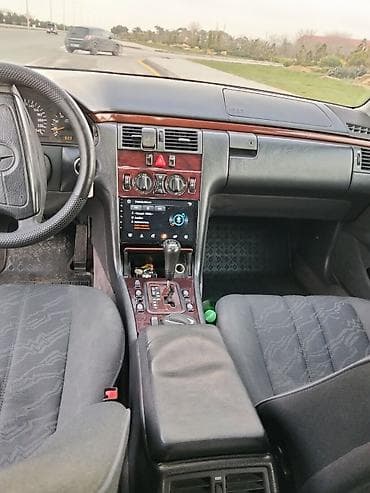 r15 5 bolt: Mercedes-Benz E-Class: 2.3 l | Sedan — 9