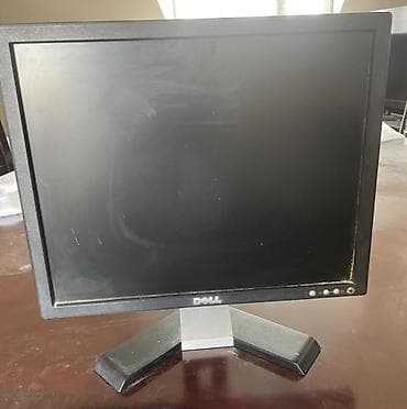 Monitorlar: LCD kompüter monitorları toplusu. Brendlər: Acer, LG (Flatron L1734SE — 3