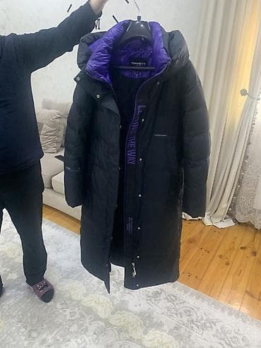 Qadın uzun qış paltosu – OMMEITT - Rəng: xaricdə qara, iç hissə