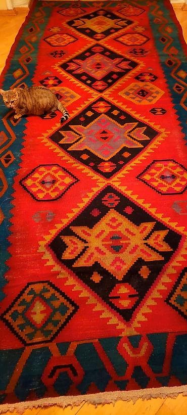 65 yaşı olan kilim satılır.Demək olar təzədir — 1