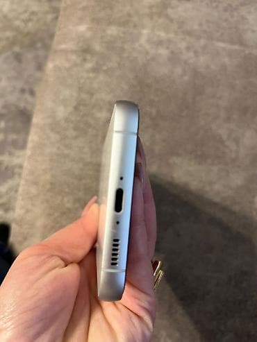 samsung s21 fe ekran: Samsung Galaxy S23 FE, 256 GB, rəng - Ağ, Simsiz şarj — 4