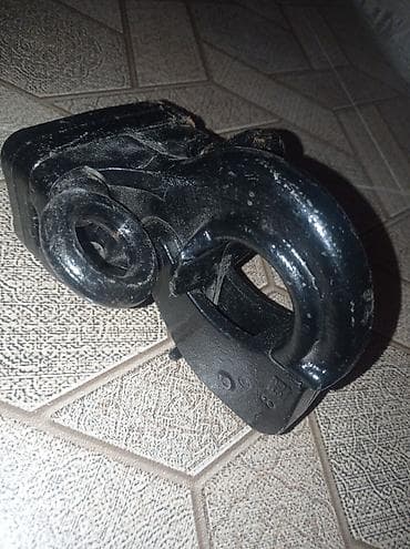 toyuq məhsulları: Çekinmə/çəkmə qarmağı (hook) – ağırduty metal korpuslu, qara örtüklü — 1