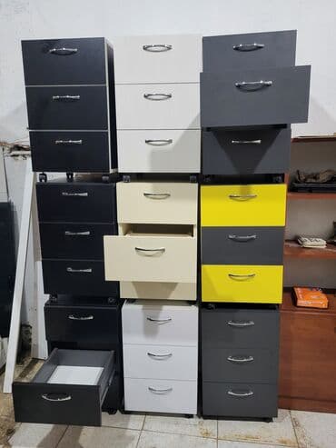 bərbər şkafı: Rəngbərəng dizaynlı, üç çekmeceli ofis dolabları. Bu dolablar — 6