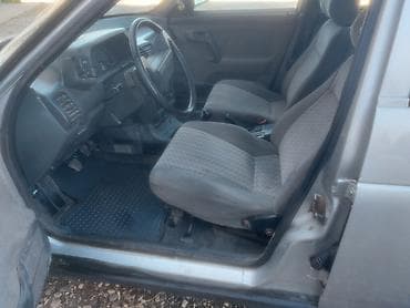 e 200: Avtomobil: Lada/VAZ 2110 (sedan), gümüşü rəng Kuzov: 4 qapı, kompakt — 9