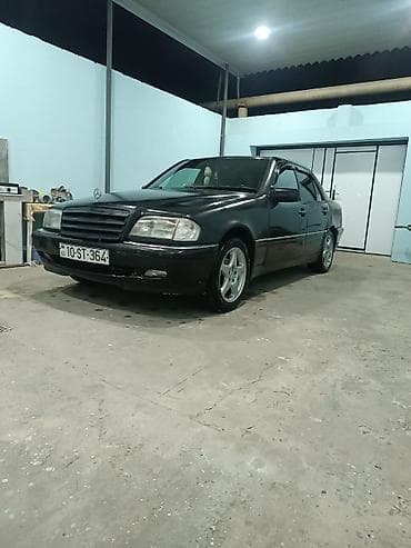 w124 arxa stop: Mercedes-Benz C-Class: 2.2 l | 1995 il Sedan — 6