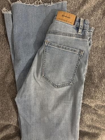 stradivarius: Stradivarius cropped flare cins şalvarı
32 olcu — 6