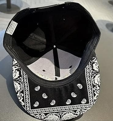 Qara snapback kepka – “Ünkut” loqolu - Rəng: qara - Ön paneldə boz-ağ