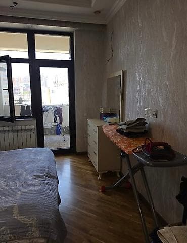 Mənzillər: Diqqətlə oxuyun. İlk ödəniş 200 olacaq. Növbəti aydan ödəniş 150. (Bu — 2
