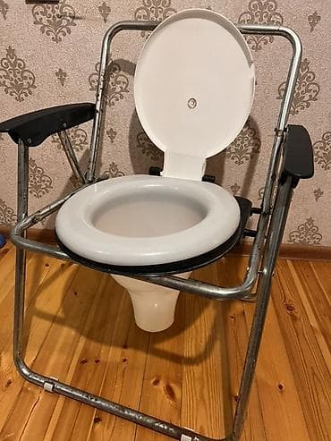 Унитазы для маломобильных людей: Xəstə üçün tualet - Evdə baxım, reabilitasiya və hərəkəti məhdud — 2