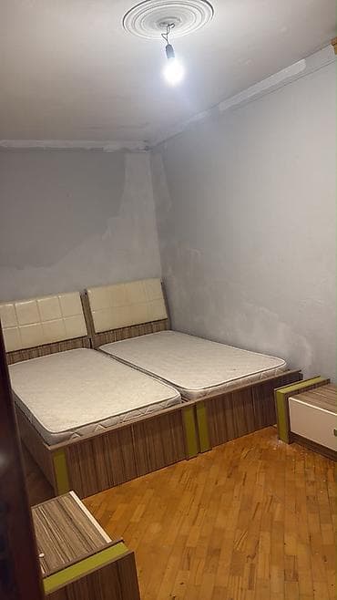 xalqlar dostluğu ev: 🏠 Kirayə verilir – İnşaatçılar metrosunun yaxınlığı 📍 Köhnə tikili — 3