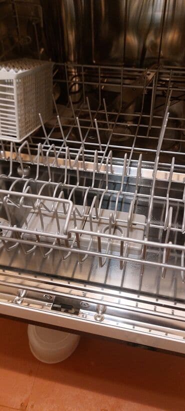 Nehrə aparatları: Qabyuyan maşın – kompakt tip Xüsusiyyətlər: - Geniş paslanmayan polad — 7