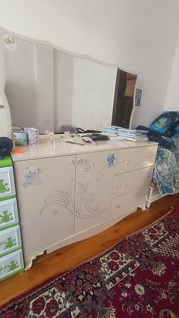 Yataq otağı üçün mebel dəsti - Rəng: krem/ivori - Üslub