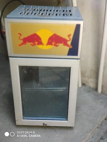 Red Bull mini vitrin soyuducu - Kompakt stolüstü model, enerji