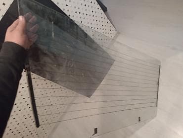 Avtomobil üçün qara rəngli tonlanmış şüşə dəsti - Arxa qapı/baqaj