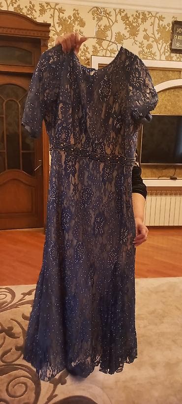Qadın geyimləri: Şık gecə/libas paltarı - Rəng: lacivərt - Material: işıltılı daşlarla — 1