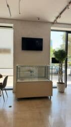 Soyuduculu vitrin – kafe, restoran, şirniyyat və fast‑food obyektləri