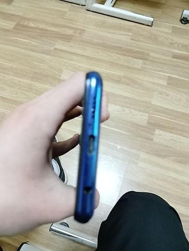 nokia asha 300: Məhsul: Smartfon Xüsusiyyətlər: - Korpus: parlaq mavi yan çərçivə — 2