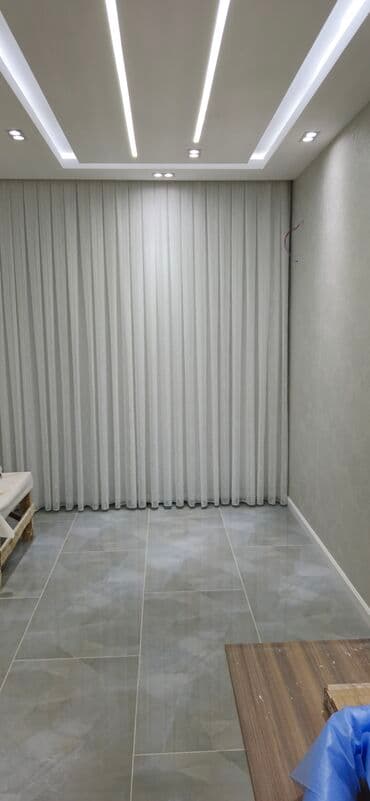 tül parçalar: Ağ rəngli, nazik, şəffaf parçadır. Üzərində həndəsi naxışlar var — 18