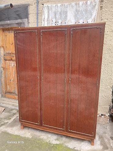 İşlənmiş, 3 qapılı, Qəhvəyi, Taxta, Açılan, Düz dolab