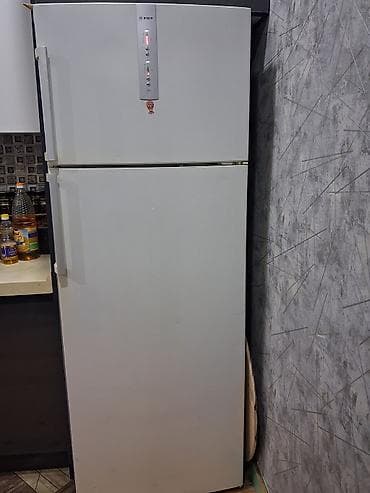 bosh soyuducu: İşlənmiş 2 qapılı Bosch Soyuducu Satılır, rəng - Ağ — 1