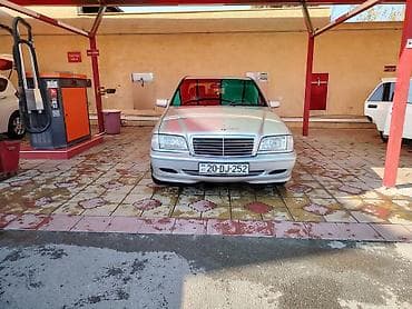 mercedes satilir: Mercedes-Benz C-Class sedan - Kuzov: 4 qapılı sedan, gümüşü rəng - — 9