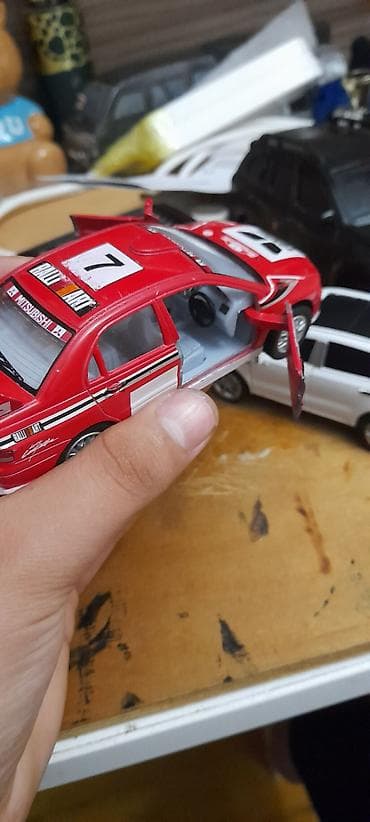 Mitsubishi Lancer Evo Kingsmart Markalı 1:36 Ölçü model vidinə görə — 5
