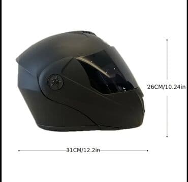 jiquli matoru: Çənəsi açılan və rəngli vizorladır. M və XL ölçüsü var. Motoya aid — 2