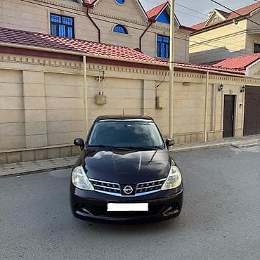 vaz on şuşə: Nissan Tiida: 1.5 l | 2011 il Hetçbek — 5