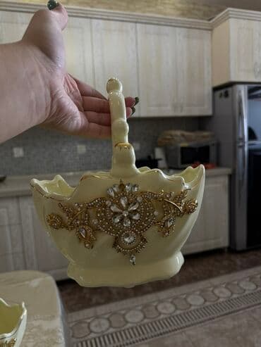 Hec isdenmiyib tezedir hediyye alinib baha alinib cutu 150manata