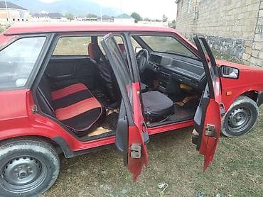 avtomobil kreditle: Qırmızı rəngdə 5 qapılı hetçbek. Model: Lada Samara (VAZ-2109) tipli — 9
