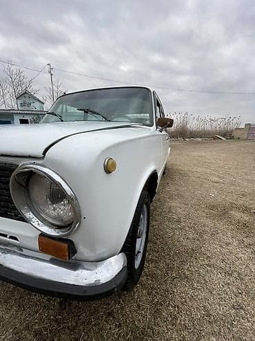 mercedes ml 350: Model: VAZ 2101 “Jiquli” Kuzov: sedan, 4 qapı Rəng: ağ Yanacaq: benzin — 2