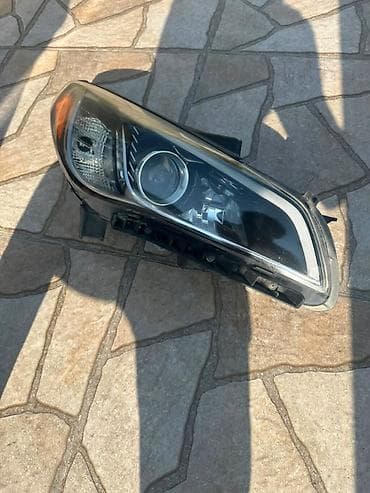 Sağ, Yaxın və uzaq vuran işıqlar Hyundai, 2015 il, Orijinal, ABŞ, İşlənmiş — 2